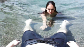 Caldo che lasciano a bocca aperta con grandi tette hanno una gara di sborrate in faccia
