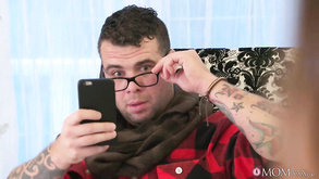 Dollface in calze a rete fa l'amore per il marito