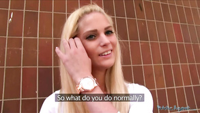 Gentle russo studentessa peachy ama il sesso anale come una puttana