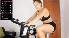 La cattiva ragazza russa dasha fa un pompino in volo 69 posa
