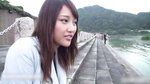La ragazza orientale sena aragaki sperimenta un ardente inserimento di vibratore