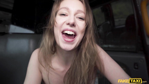 Mamma latino dal grande stivale si fa spalancare il culo in un superbo POV