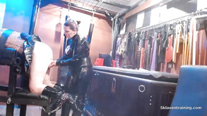 Pallid cazzo rider leone queen offre uno strumento grasso con una sega e un pompino