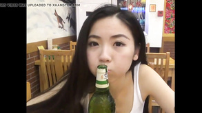 Procace ragazza bruna amico ottiene culo cazzo in bagno dopo caldo gola profonda