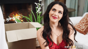 Sloan harper prende un carico di sperma in tutte le sue grandi tette naturali