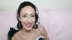 Troia bruna puttana scopa in macchina con il suo amico