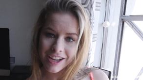 Un grosso culo con una bella faccia sta avendo un bel culo